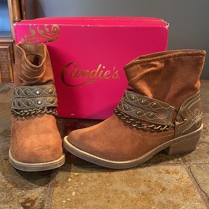 Candie’s Cacuracotan Brown Booties- Size 7 🤎🍂🤠